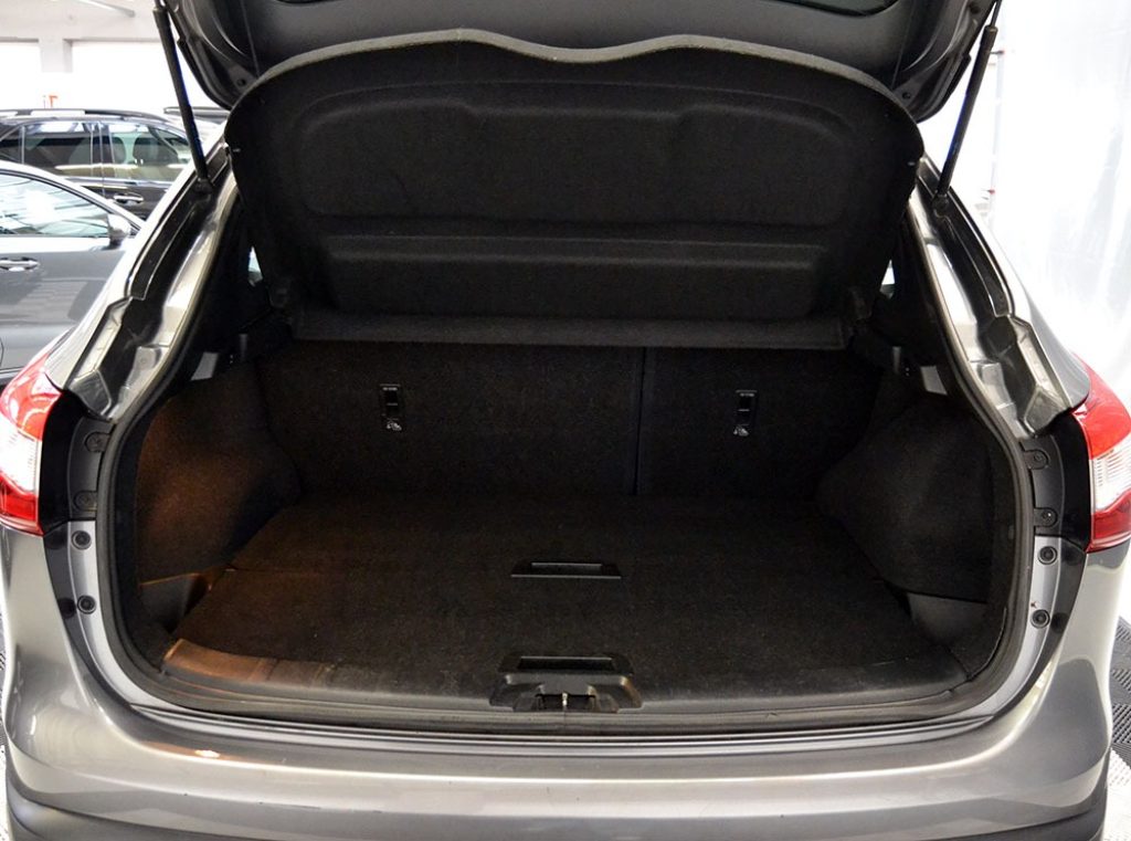 NISSAN Qashqai 1.2 DIG-T Tekna Navigatore Ok Neopatentati - 11