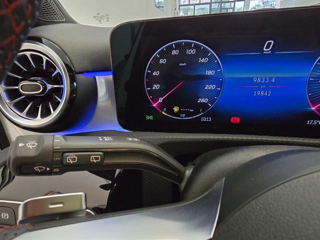 MERCEDES-BENZ A 200 d AMG Line Advanced Plus - 16