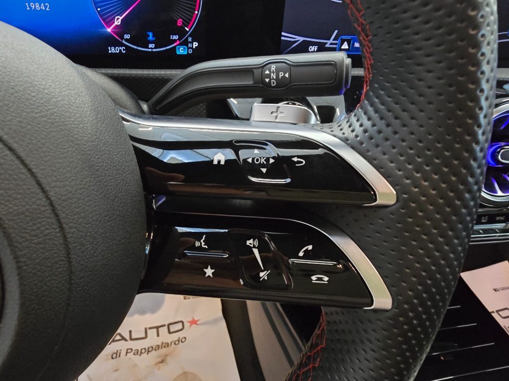 MERCEDES-BENZ A 200 d AMG Line Advanced Plus - 14