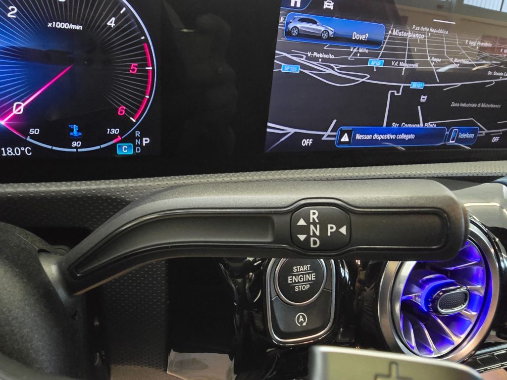 MERCEDES-BENZ A 200 d AMG Line Advanced Plus - 15