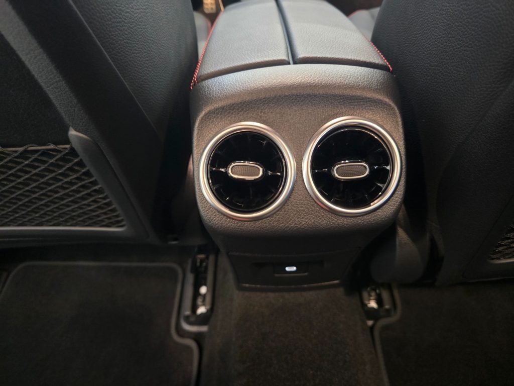 MERCEDES-BENZ A 200 d AMG Line Advanced Plus - 25