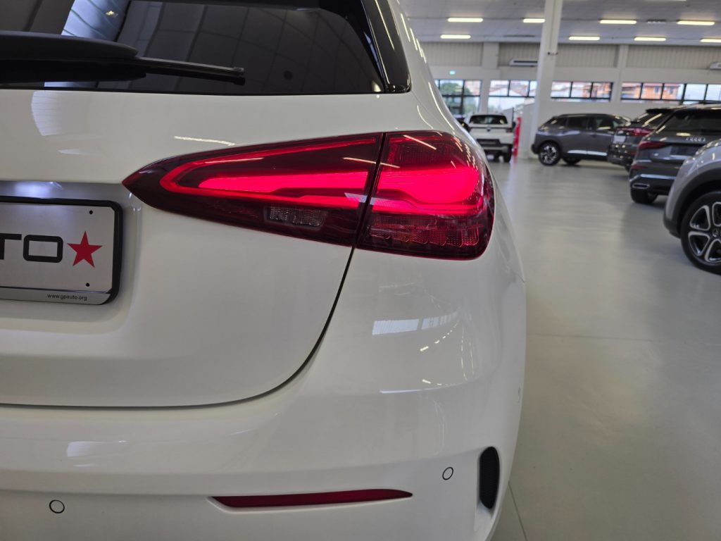 MERCEDES-BENZ A 200 d AMG Line Advanced Plus - 28