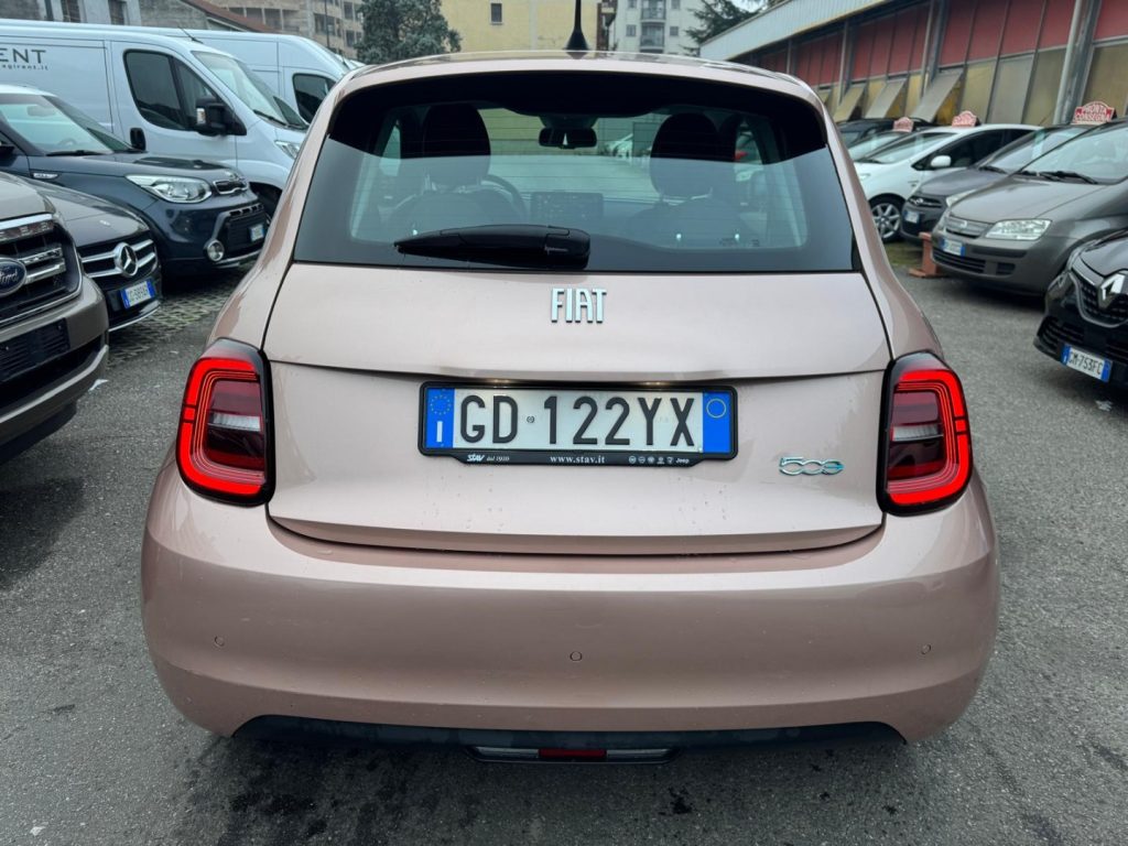 FIAT 500e Berlina 42 kWh Icon - 6