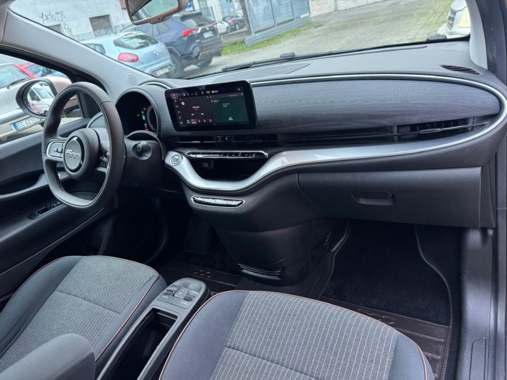 FIAT 500e Berlina 42 kWh Icon - 10