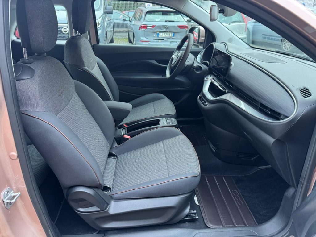 FIAT 500e Berlina 42 kWh Icon - 11