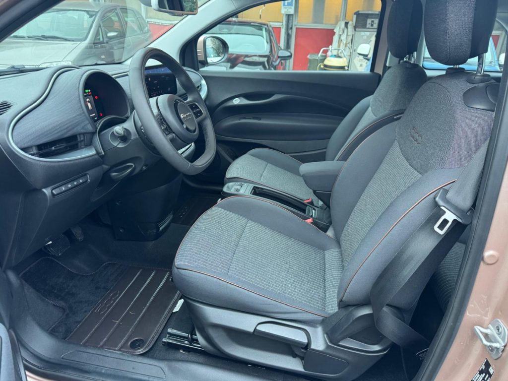 FIAT 500e Berlina 42 kWh Icon - 16