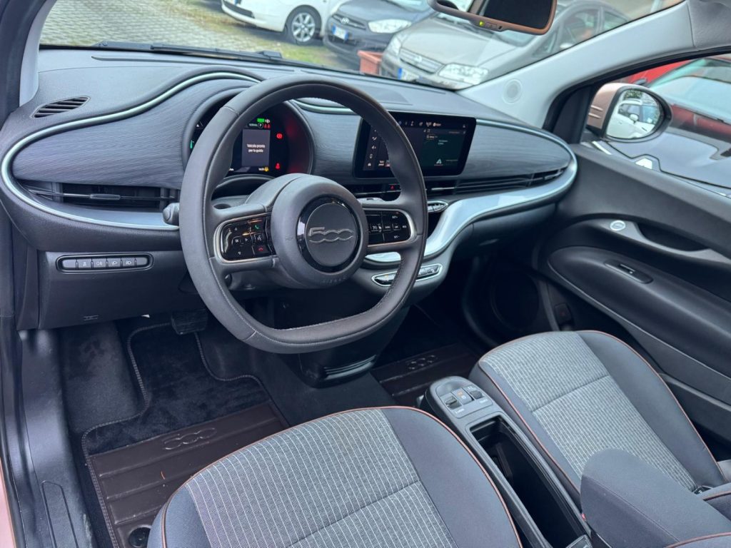 FIAT 500e Berlina 42 kWh Icon - 17