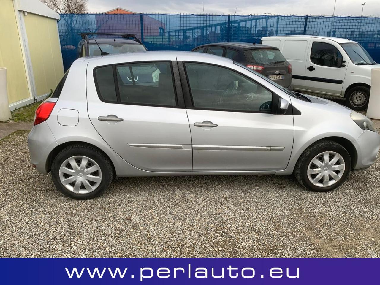 RENAULT Clio 1.2 16V 5 porte GPL Dynamique - 3
