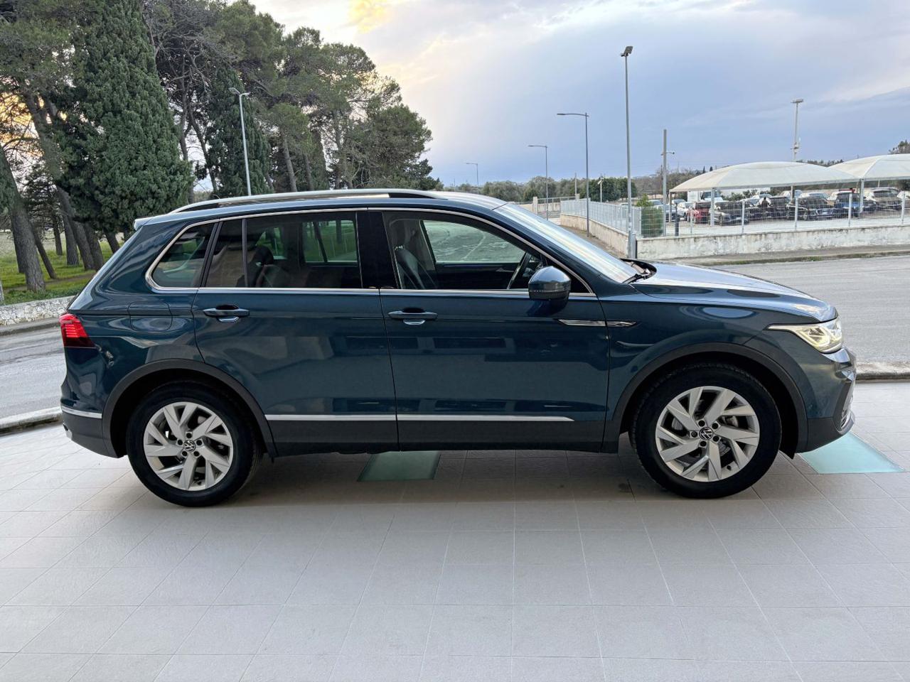 VOLKSWAGEN Tiguan 2.0 TDI 150 CV SCR DSG Elegance VIRTUAL - 4