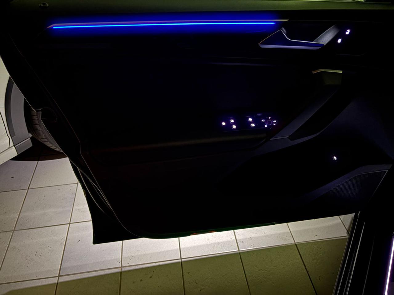 VOLKSWAGEN Tiguan 2.0 TDI 150 CV SCR DSG Elegance VIRTUAL - 19