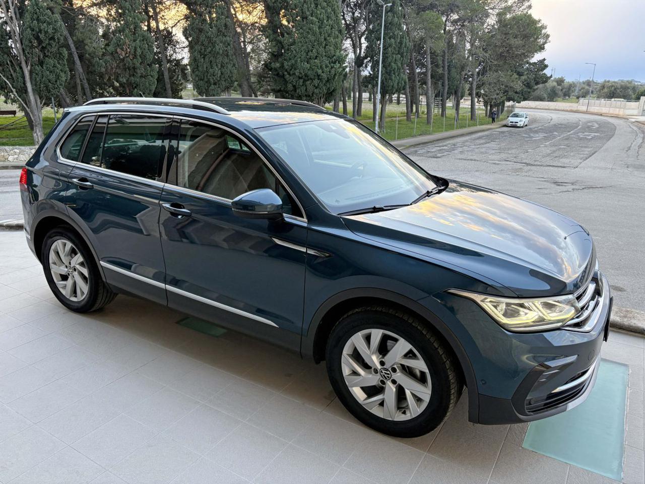 VOLKSWAGEN Tiguan 2.0 TDI 150 CV SCR DSG Elegance VIRTUAL - 3