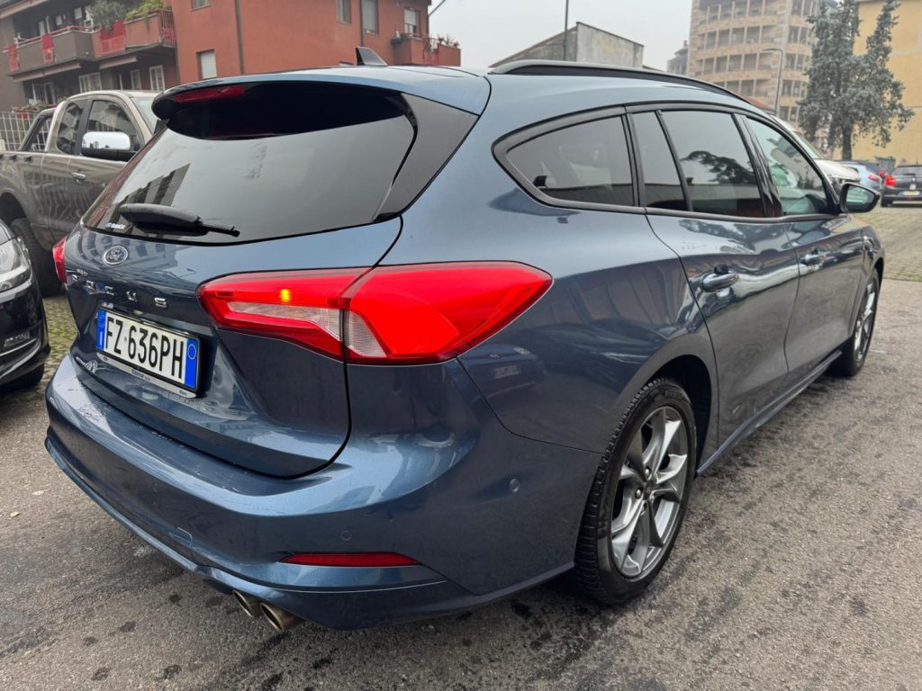 FORD Focus 1.0 EcoBoost 125 CV AUT. SW ST-Line - 4
