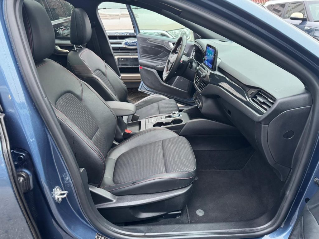 FORD Focus 1.0 EcoBoost 125 CV AUT. SW ST-Line - 18