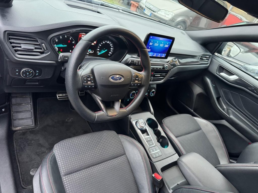 FORD Focus 1.0 EcoBoost 125 CV AUT. SW ST-Line - 19