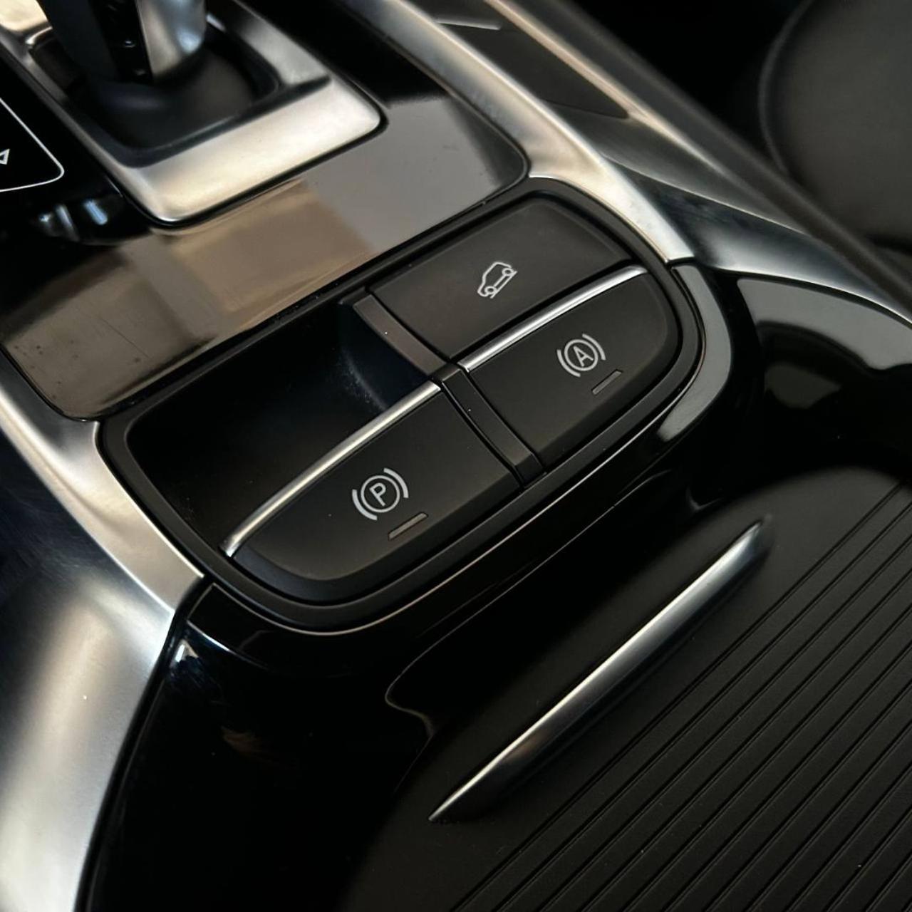 MG HS 1.5T-GDI AT Luxury - 32