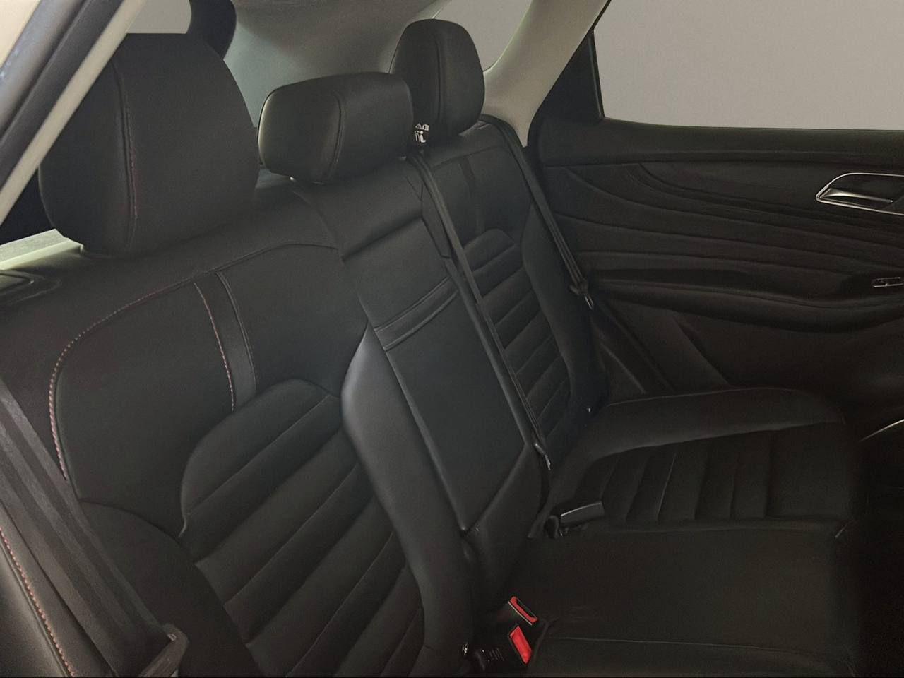 MG HS 1.5T-GDI AT Luxury - 14