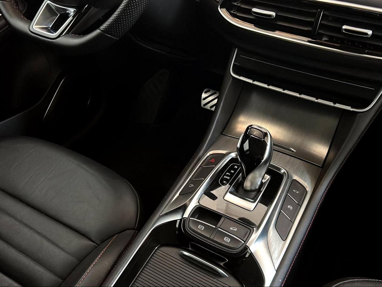 MG HS 1.5T-GDI AT Luxury - 30