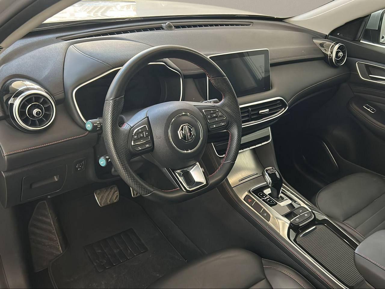 MG HS 1.5T-GDI AT Luxury - 24