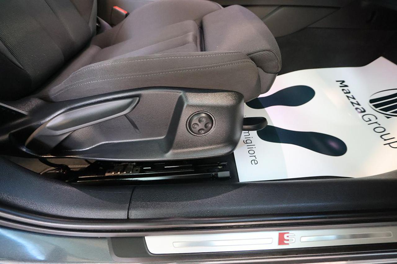 AUDI A4 35 TDI S-Tronic S-Line - 42