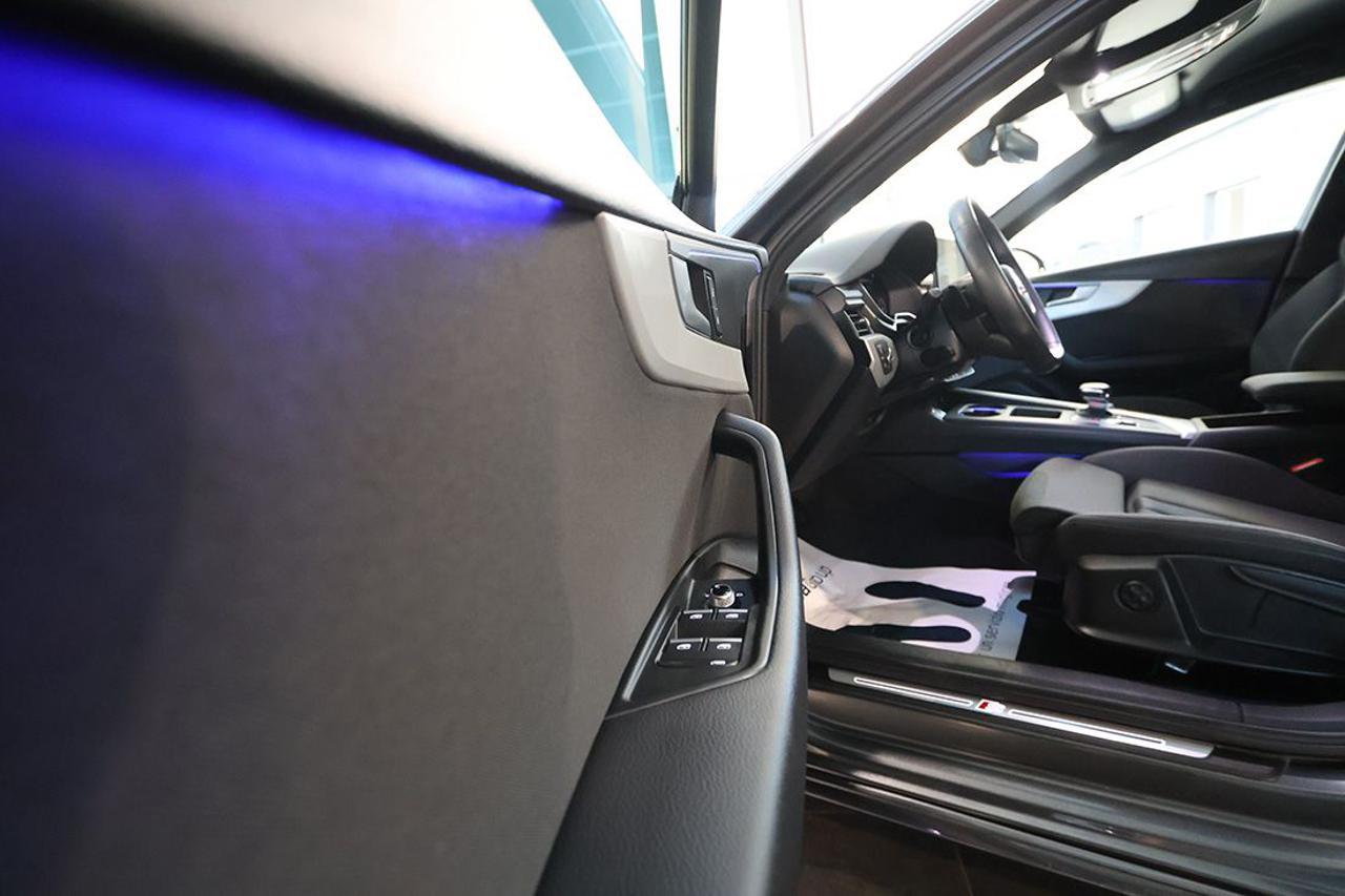 AUDI A4 35 TDI S-Tronic S-Line - 38