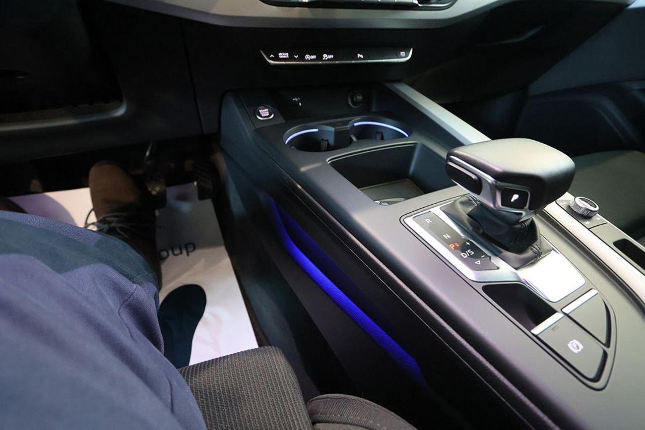 AUDI A4 35 TDI S-Tronic S-Line - 36