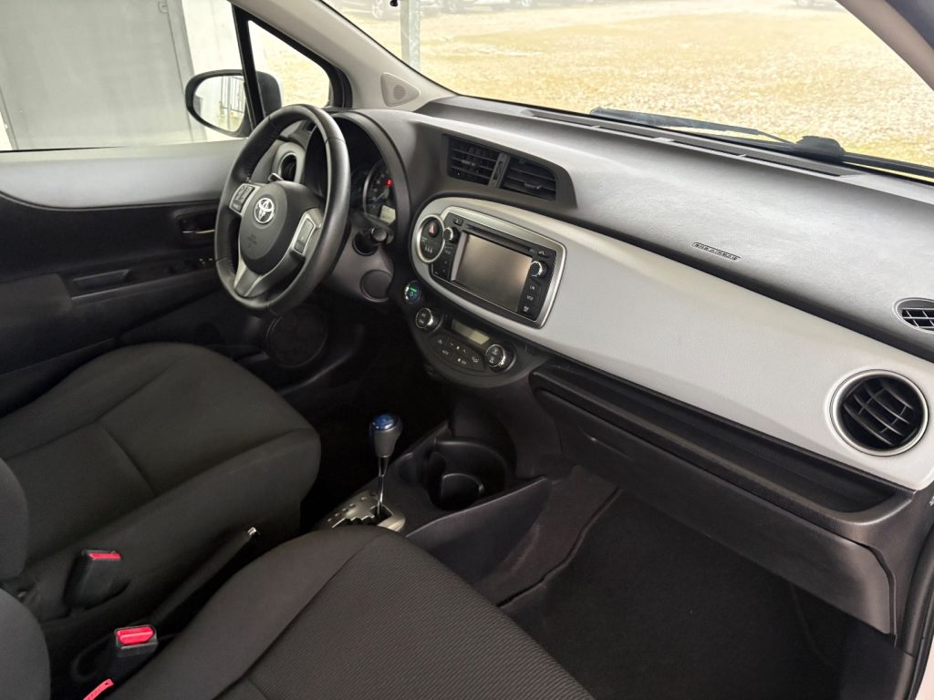 TOYOTA Yaris 1.5 IBRIDA OK NEOP PRONTA CONSEGNA - 9