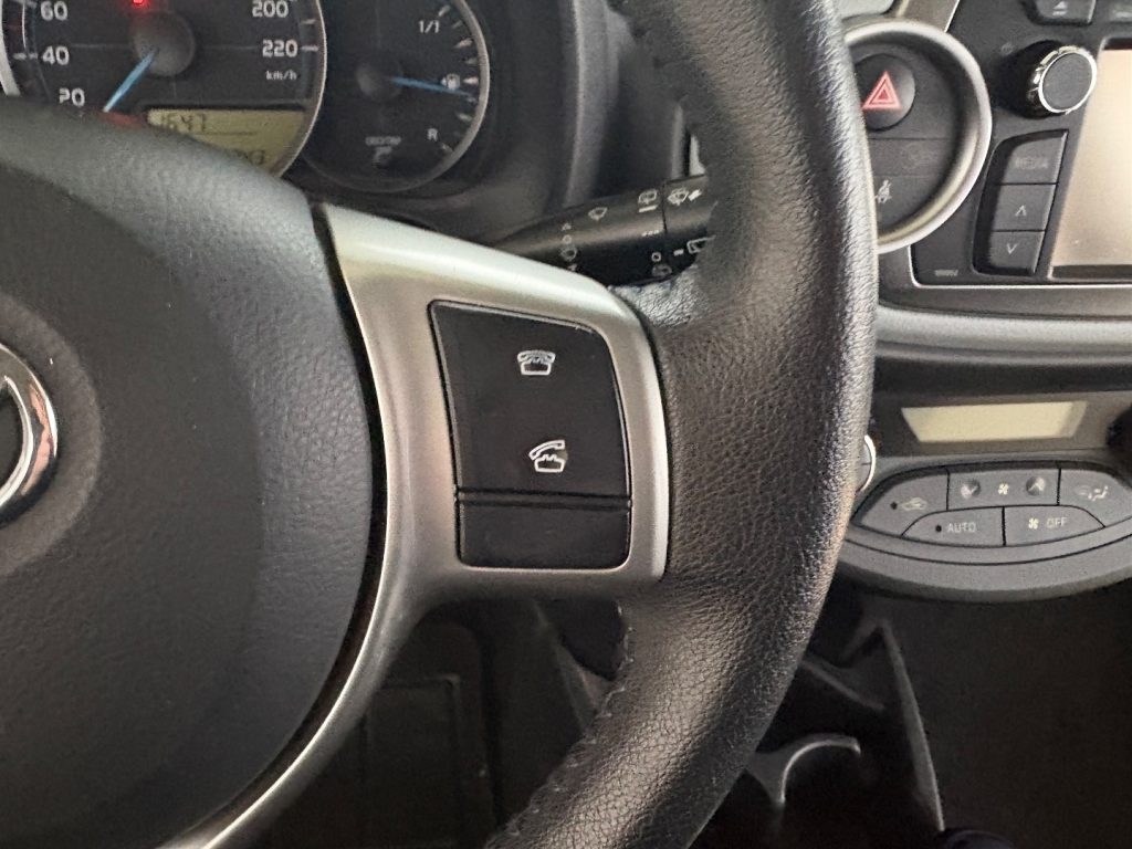 TOYOTA Yaris 1.5 IBRIDA OK NEOP PRONTA CONSEGNA - 17