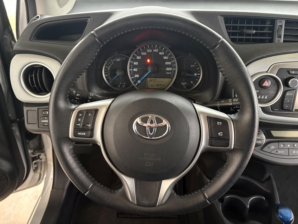 TOYOTA Yaris 1.5 IBRIDA OK NEOP PRONTA CONSEGNA - 18