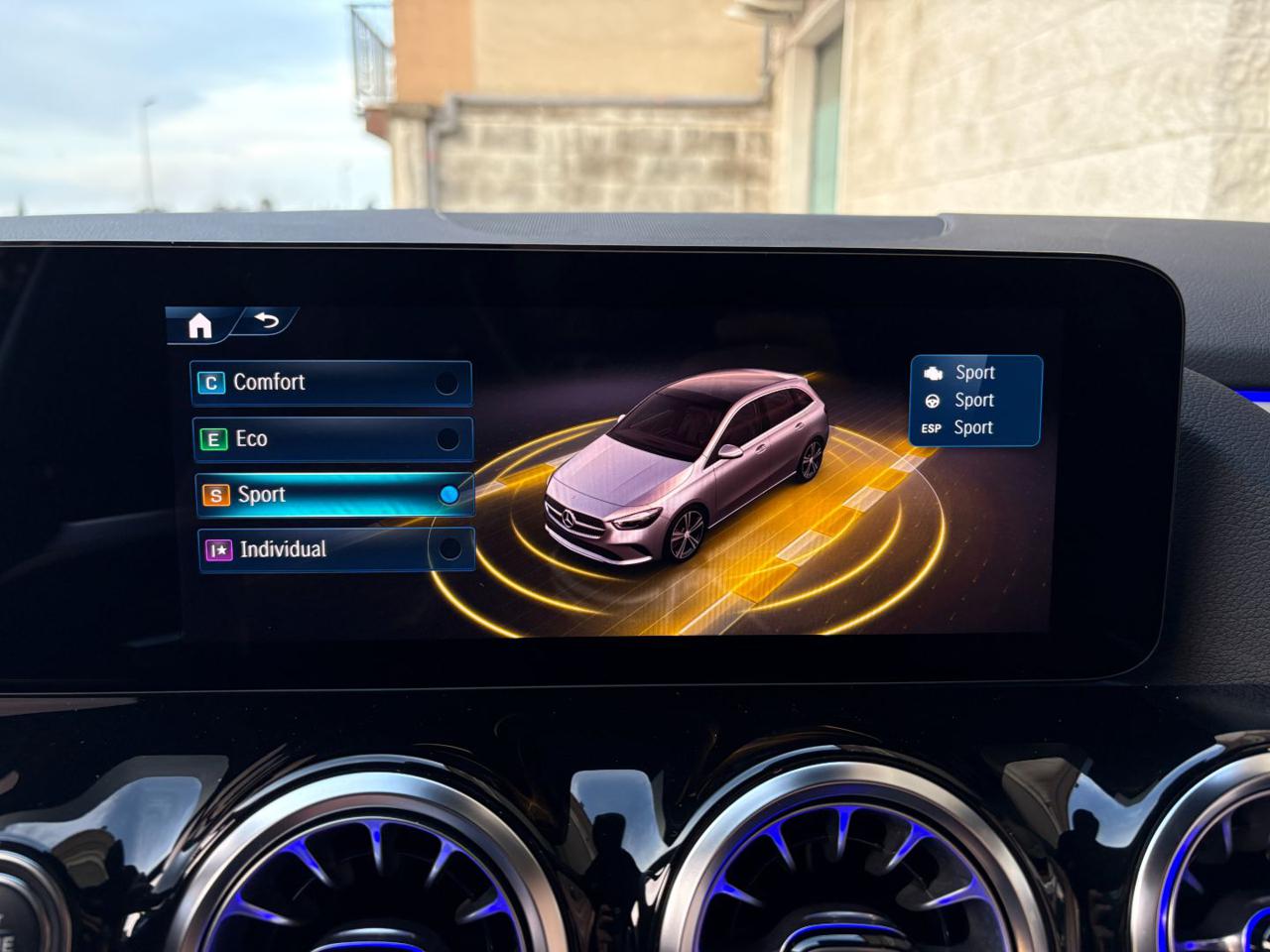 MERCEDES-BENZ B 180 d Automatic AMG Line Premium Pack Night - 26