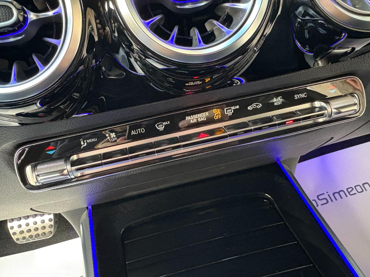 MERCEDES-BENZ B 180 d Automatic AMG Line Premium Pack Night - 44