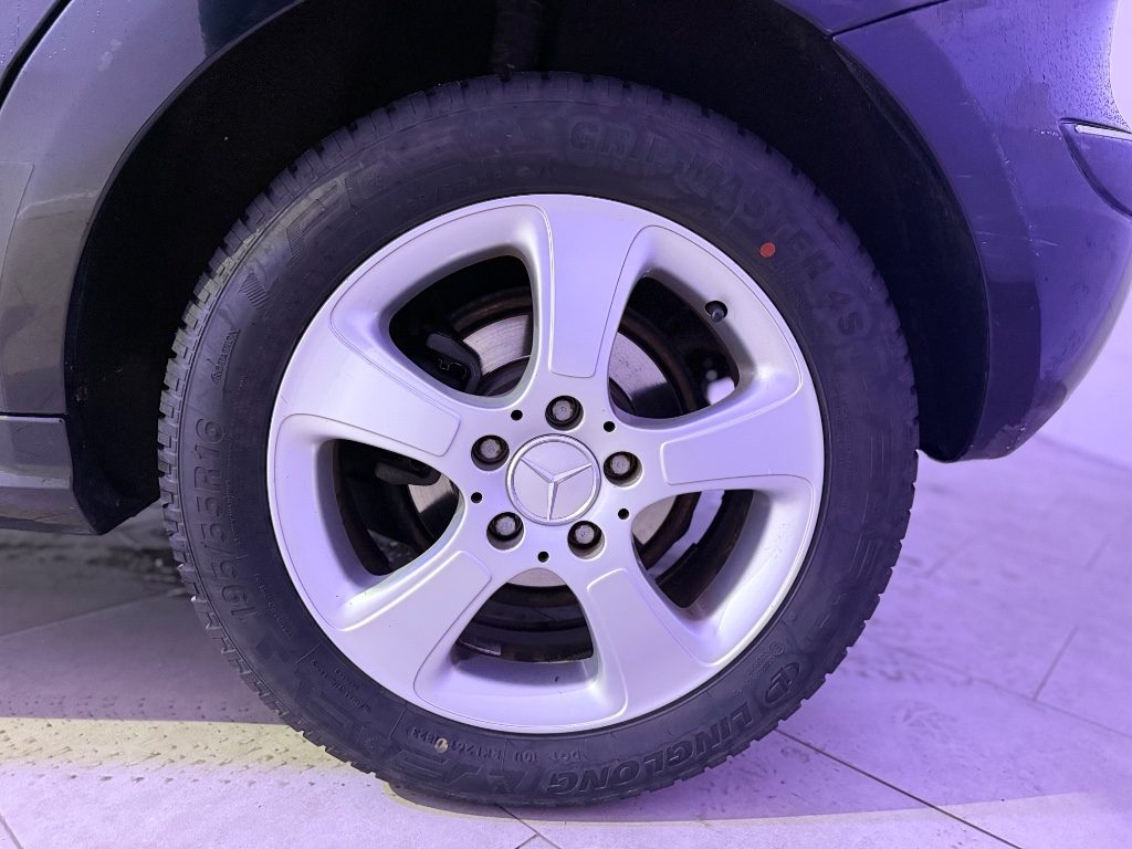 MERCEDES-BENZ A 170 Avantgarde - 4