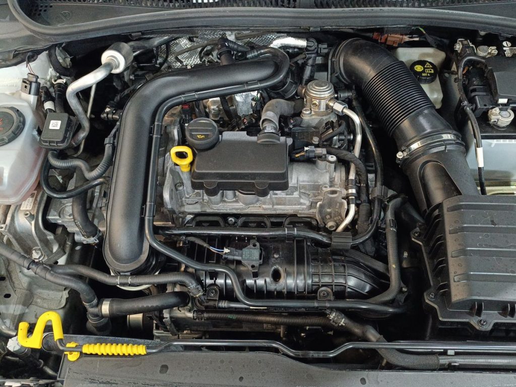 VOLKSWAGEN Polo 1.0 TSI R-Line - 23