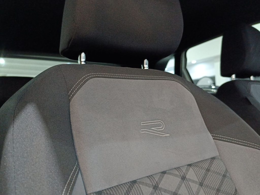 VOLKSWAGEN Polo 1.0 TSI R-Line - 24