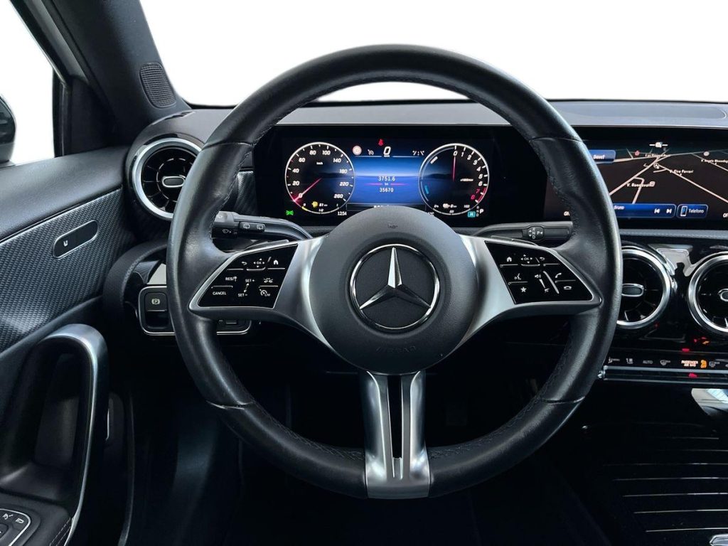 MERCEDES-BENZ A 250 e hybrid EQ Progressive Advanced - 11