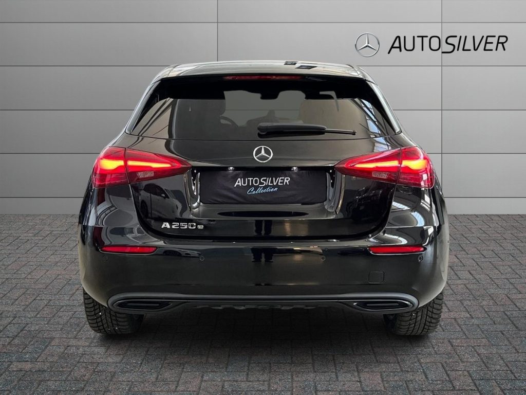 MERCEDES-BENZ A 250 e hybrid EQ Progressive Advanced - 4