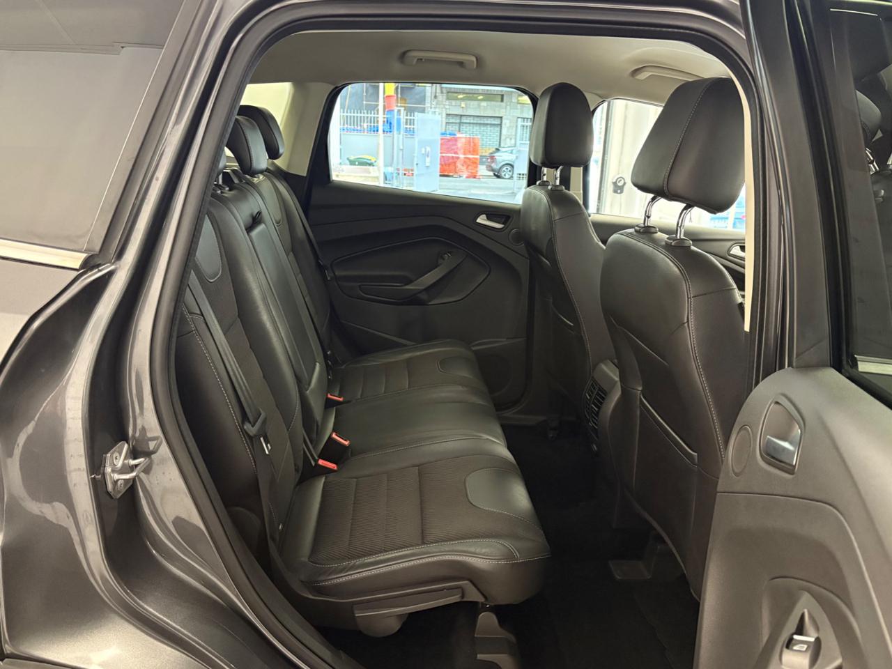 FORD Kuga 2.0 TDCI 150 CV S&S 2WD Titanium - 19