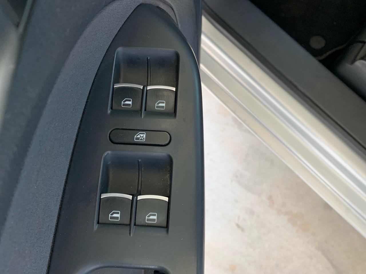 VOLKSWAGEN Touran Business 1.6 TDI DSG 7 POSTI OK NEOPATENTATI C.AUT - 29