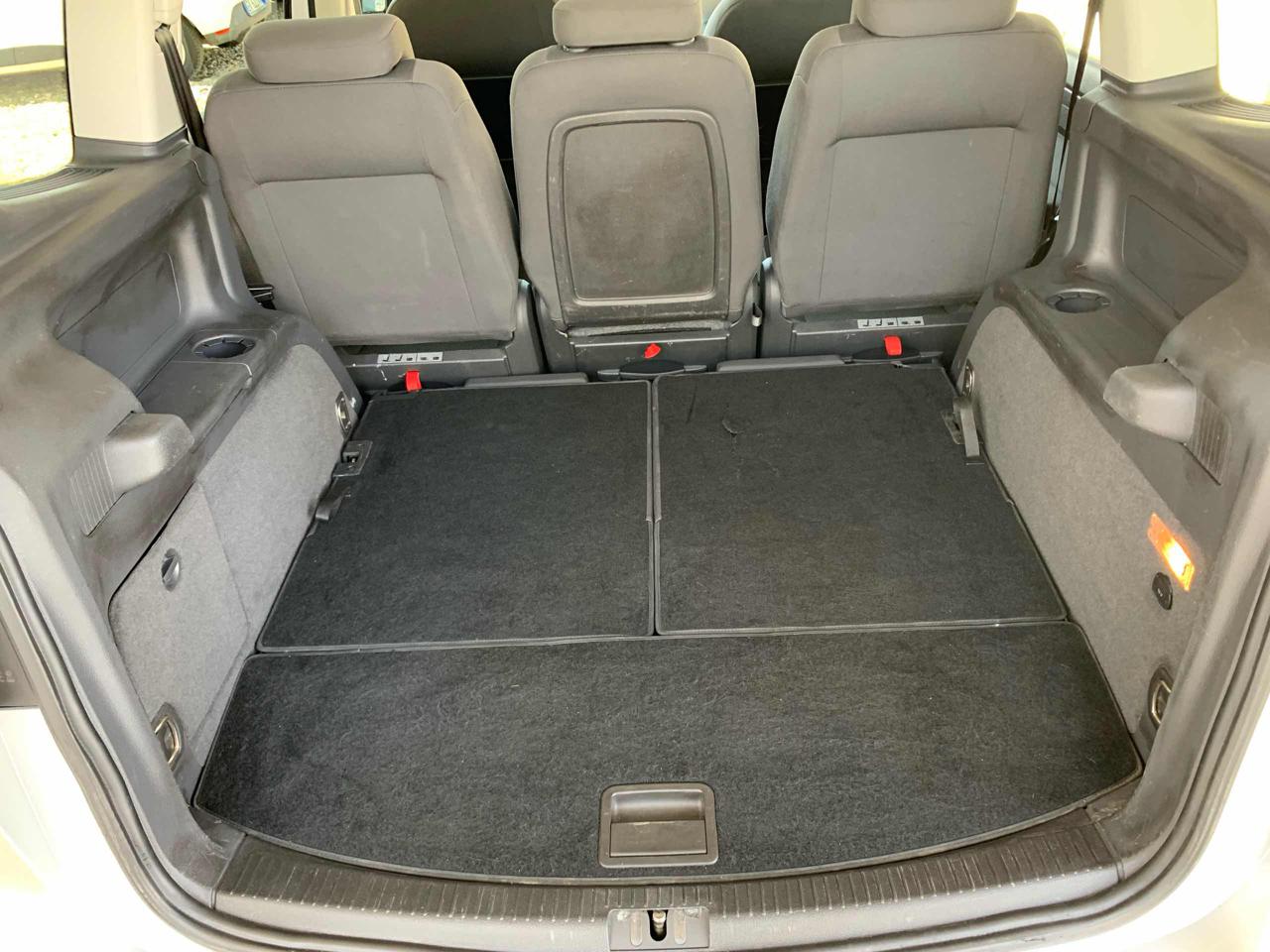 VOLKSWAGEN Touran Business 1.6 TDI DSG 7 POSTI OK NEOPATENTATI C.AUT - 18