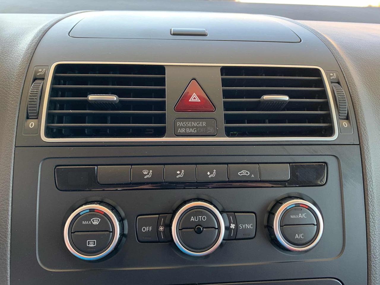 VOLKSWAGEN Touran Business 1.6 TDI DSG 7 POSTI OK NEOPATENTATI C.AUT - 31