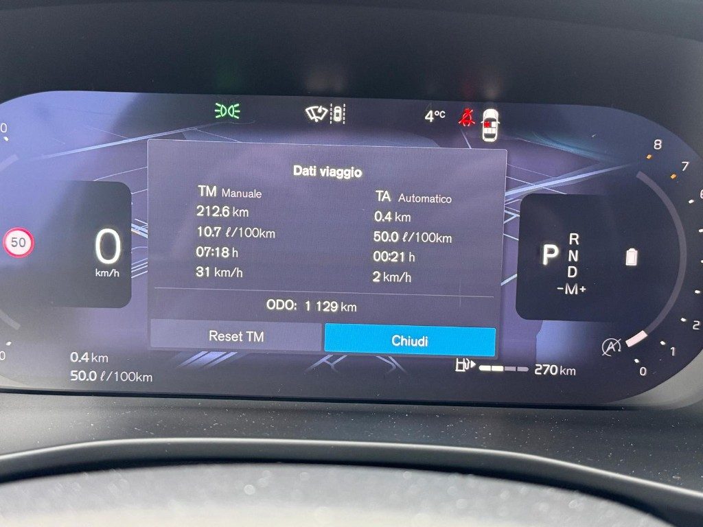 VOLVO XC40 B3 automatico Ultra Black Edition - Grid Foto 18