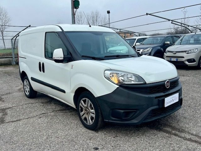 FIAT Doblo Bianco pastello