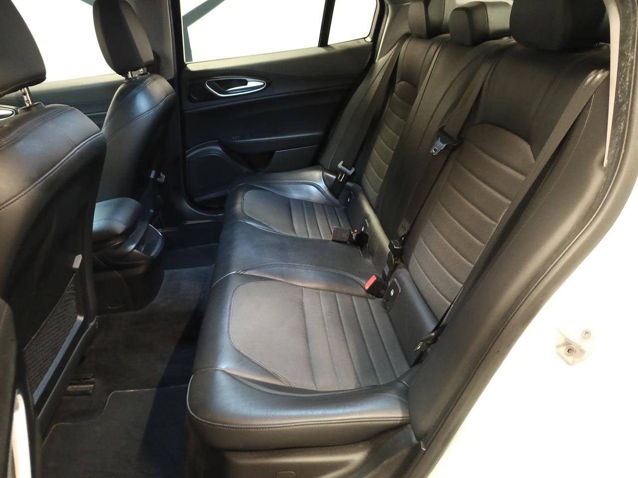 ALFA ROMEO Giulia 2.0 Turbo 200 CV AT8 Super - 9