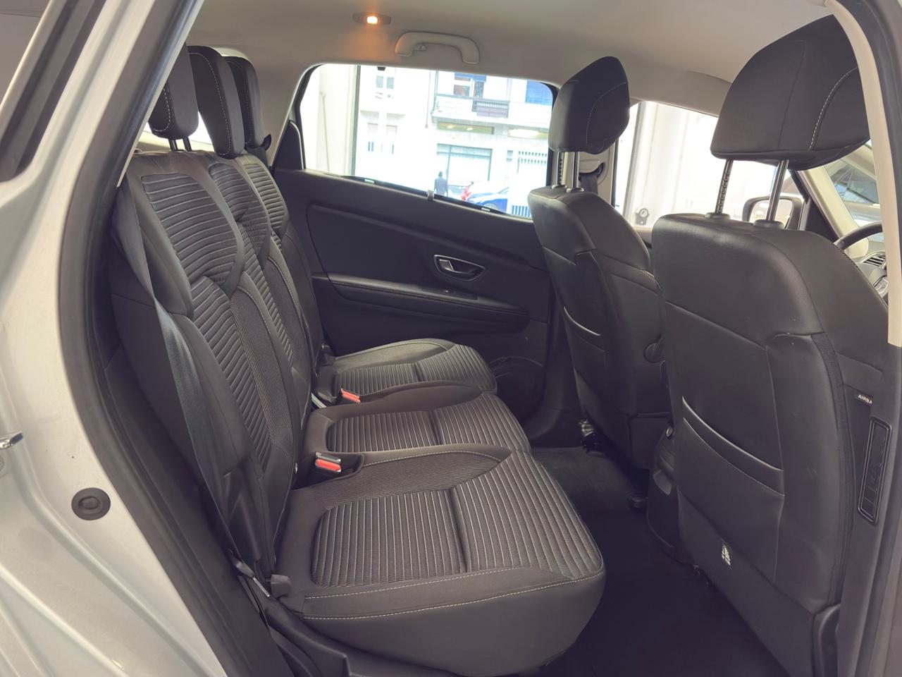 RENAULT Grand Scenic Blue dCi 120 CV EDC Business 7 POSTI IVA ESPOSTA - 25