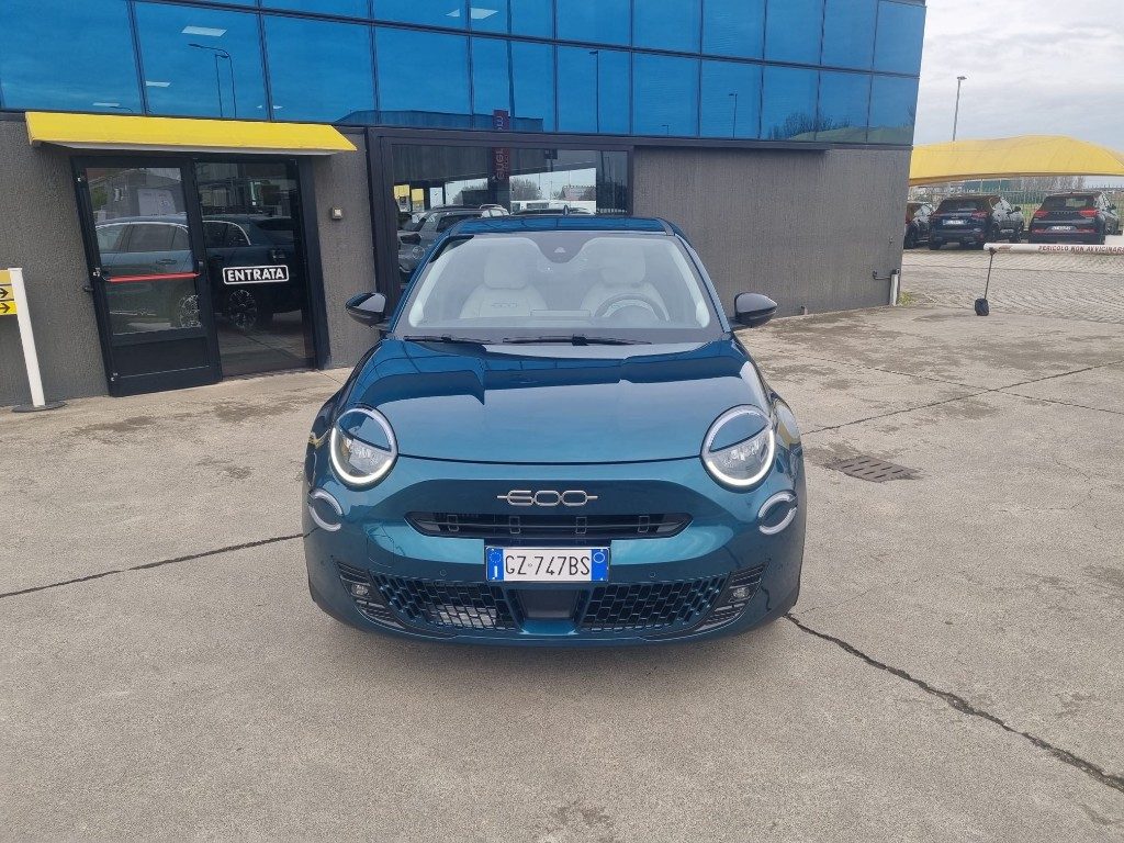 FIAT 600 Hybrid 100 CV DCT MHEV La Prima Aziendale - 2