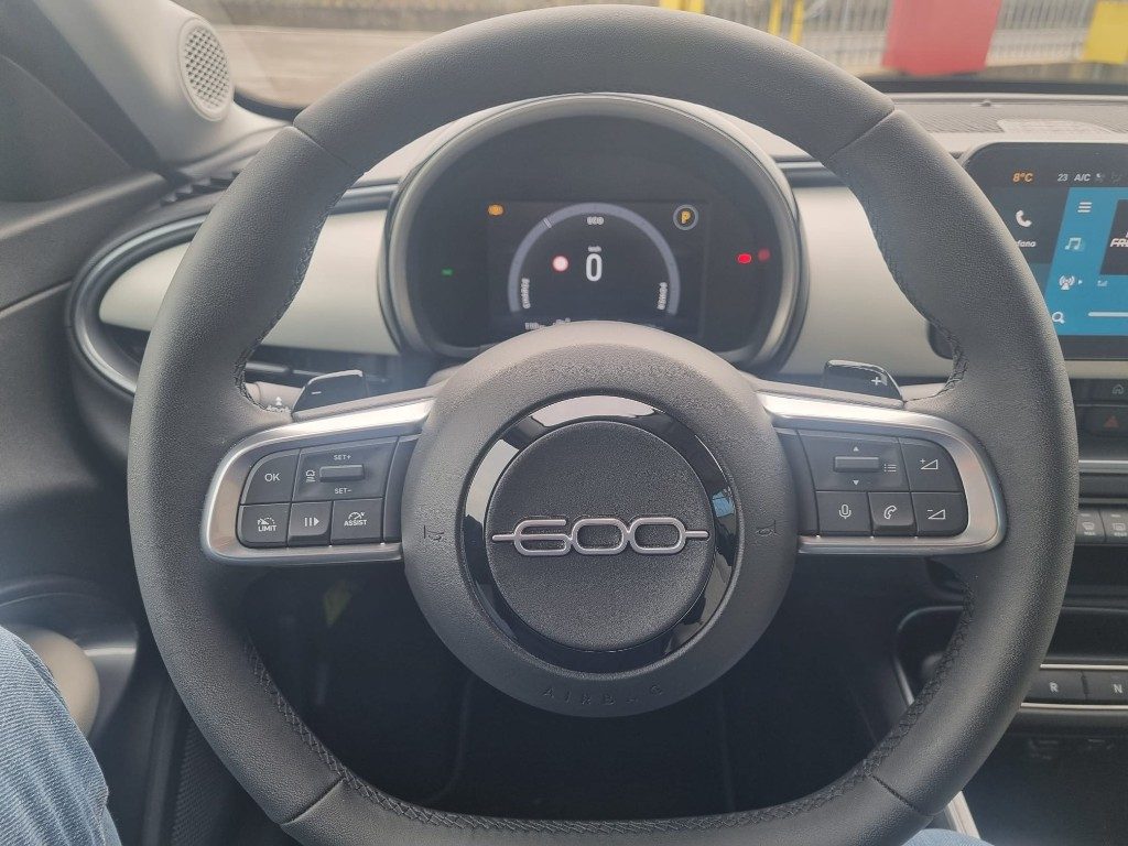 FIAT 600 Hybrid 100 CV DCT MHEV La Prima Aziendale - 10