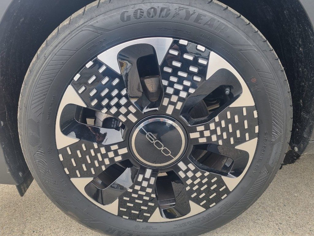 FIAT 600 Hybrid 100 CV DCT MHEV La Prima Aziendale - 11