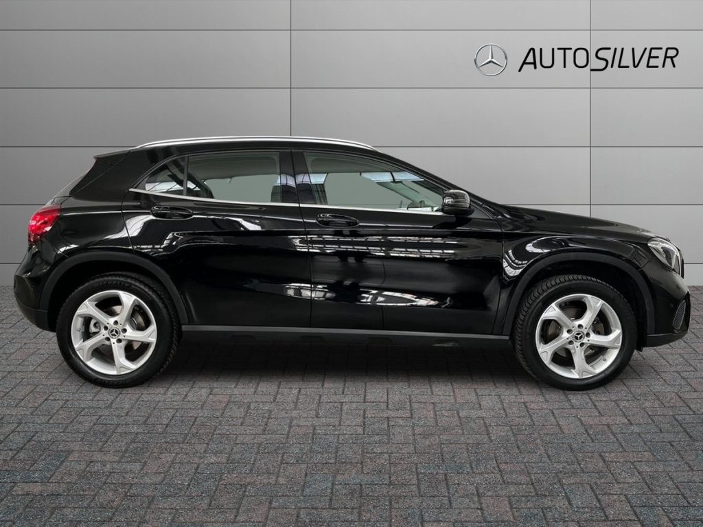 MERCEDES-BENZ GLA 180 Sport - 5