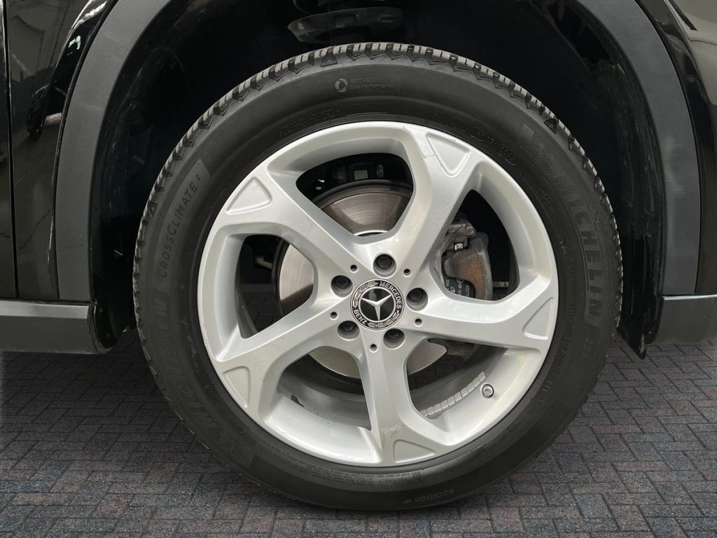 MERCEDES-BENZ GLA 180 Sport - 7