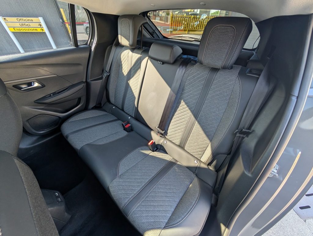 PEUGEOT 208 PureTech 100 S&S 5P Allure AZIENDA OK NEOPATENTATI - 28
