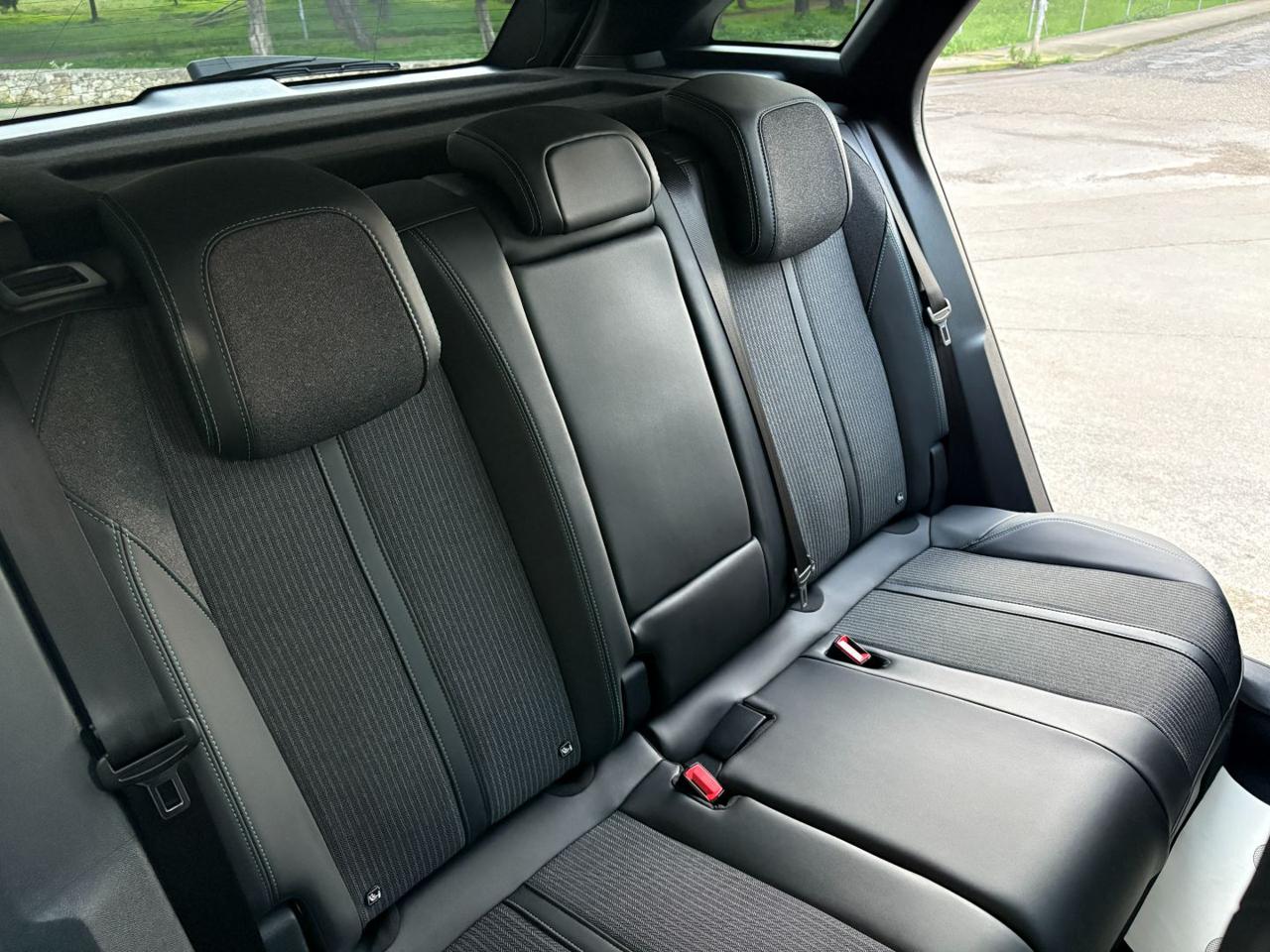 PEUGEOT 3008 1.5 BlueHDi 130 S&S Allure Pack C.AUTOMATICO - 12